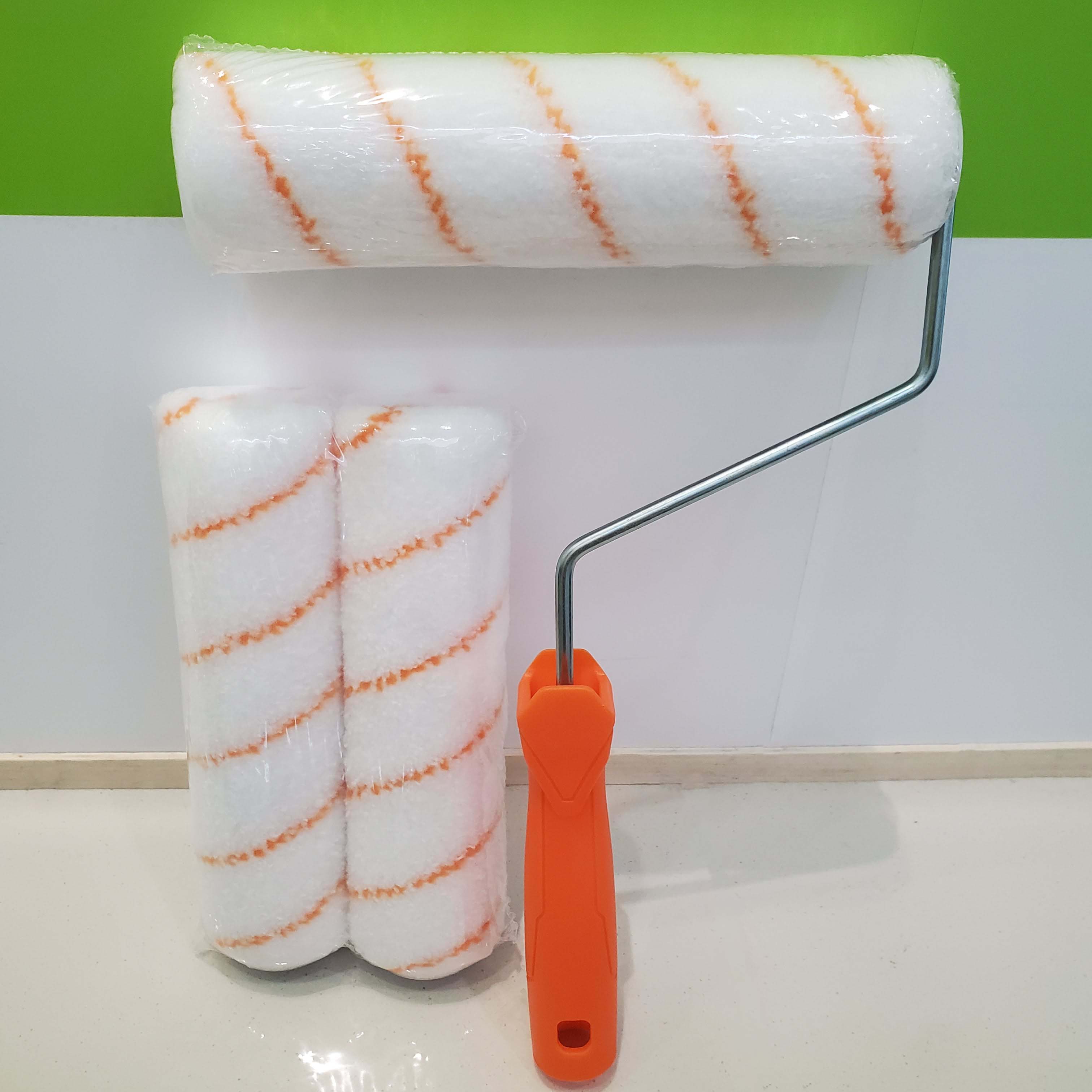 9インチのユニバーサルローラーブラシセット、ロール3本+スタ - Home Improvement Retail のレビューと価格